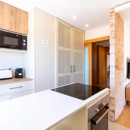 3br W River Views By Metro By Lovelystay 빌라노바데가이아