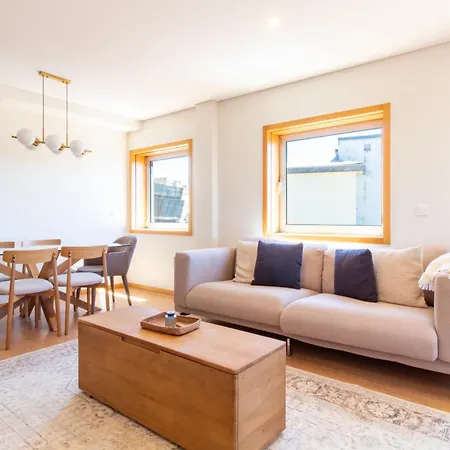 3br W River Views By Metro By Lovelystay * 빌라노바데가이아
