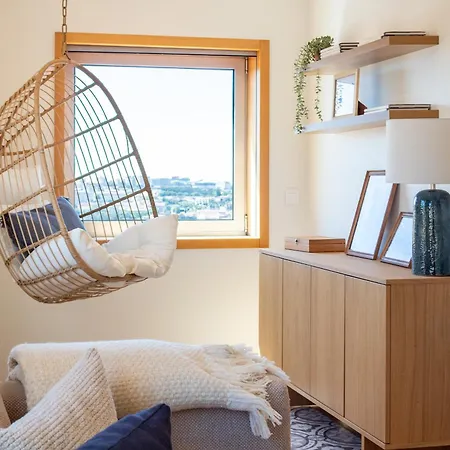 3br W River Views By Metro By Lovelystay * 빌라노바데가이아